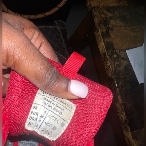 wore 5 times , my feet grew , they are too small - Picture 5 of 7